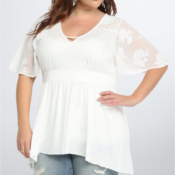 torrid Tops - NWT Torrid stunning chiffon trim/lace babydoll